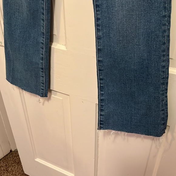 Madewell Kick Out Crop Jeans in Cherryville Wash - Picture 9 of 16